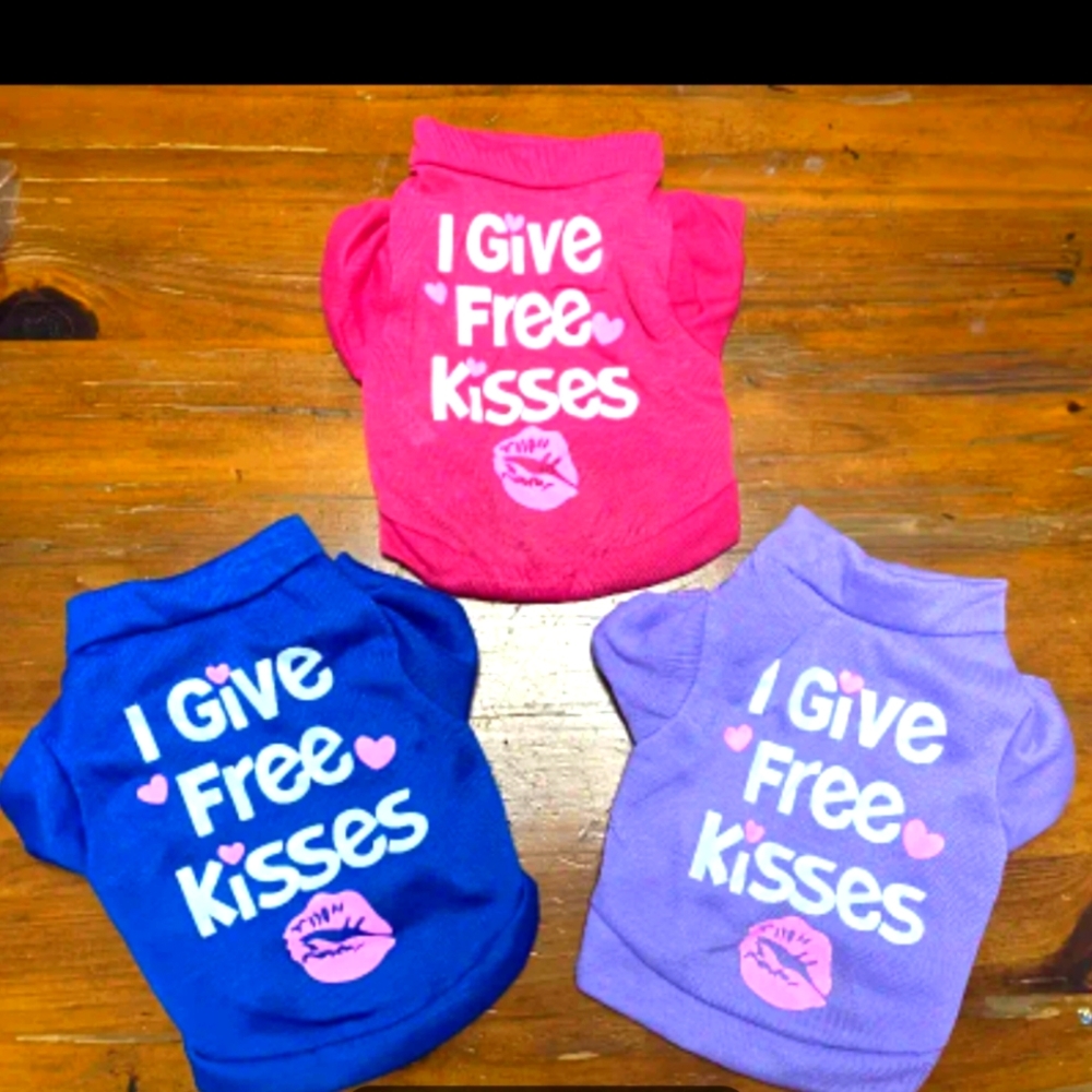 3 piece  pet clothes size XS ( New)